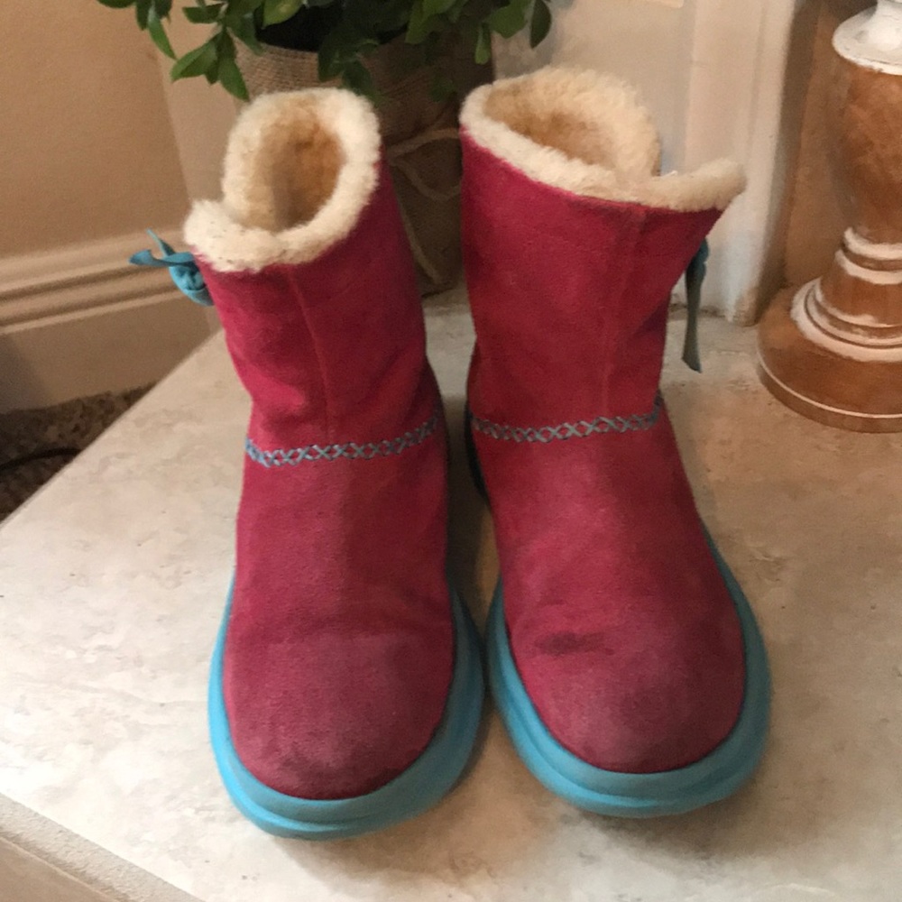 UGG Pink& Blue I Heart Kisses Knotty Boots